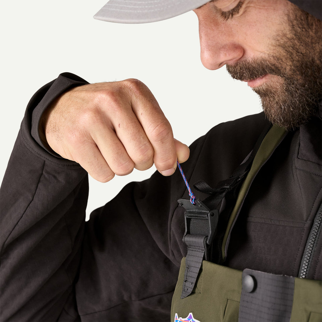 Patagonia Swiftcurrent Expedition Waders - suspender detail